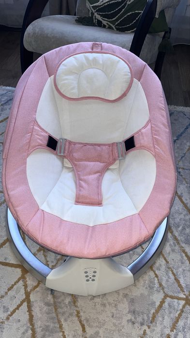 Шезлонг-качелька от 0+ с музыкой