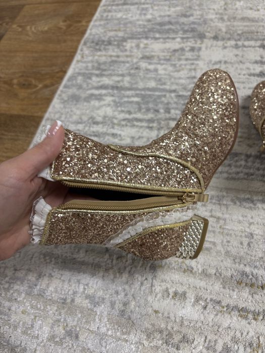 Нарядные сапоги