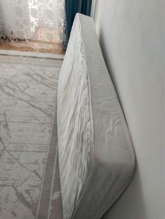 Продам матрас в хорошем сост