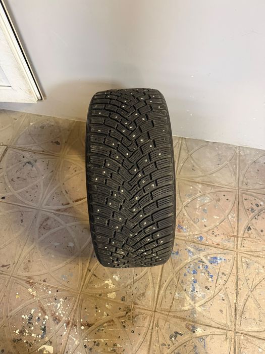 Продам шины Continental ice contact 3 245/40 R19