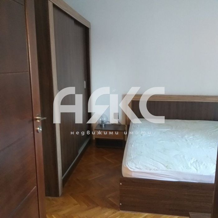 Дава се под наем Тристаен апартамент в София, Стрелбище - 72 кв.м за 747.66 € - Снимка #4