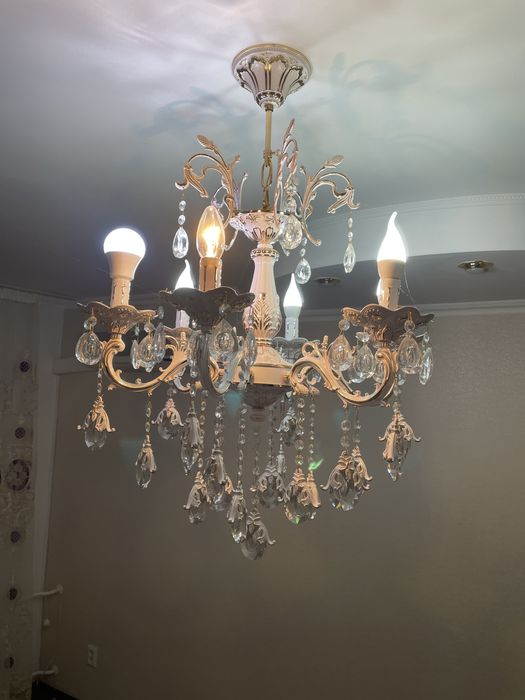 Продам люстру классика