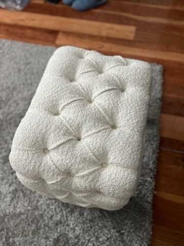 Puful este moale, ușor și fabricat din materiale de calitate.