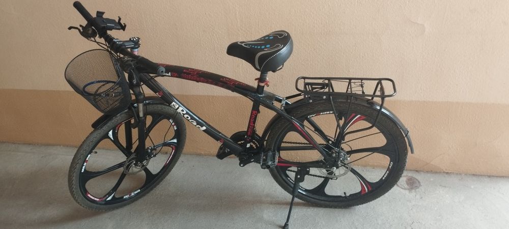 Велик и Басен сотилади