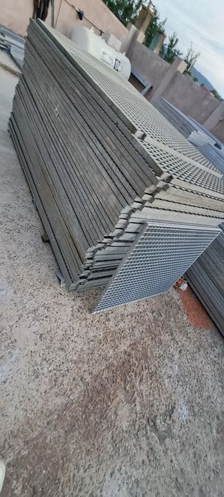 Grilaje-trepte zincate 125x27