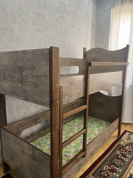 2 этажный диван почти новый