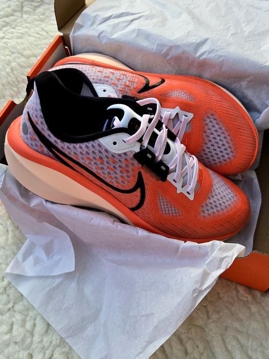 Nike Vomero 17 оригинални дамски сникърси 39 номер нови