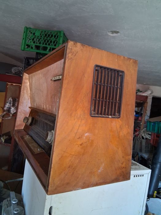 Продавам ретро радио симфония