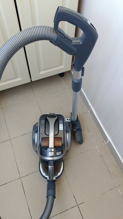 Пылесос LG Kompressor 2000w