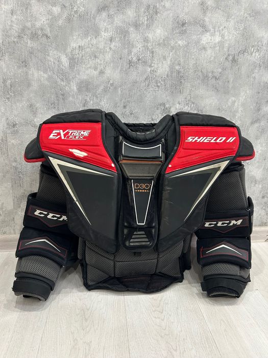 Нагрудник вратарский ccm