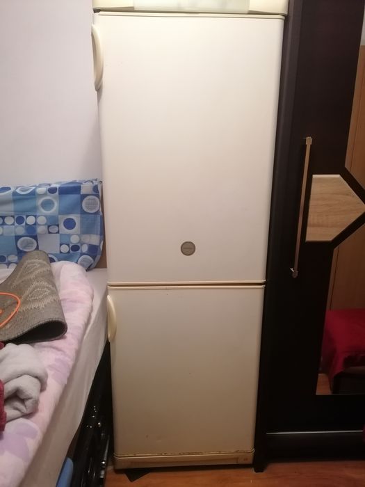 Vînd frigider Electrolux