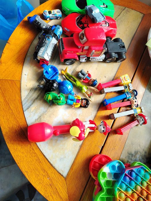 Играчки,, колички, бакогани