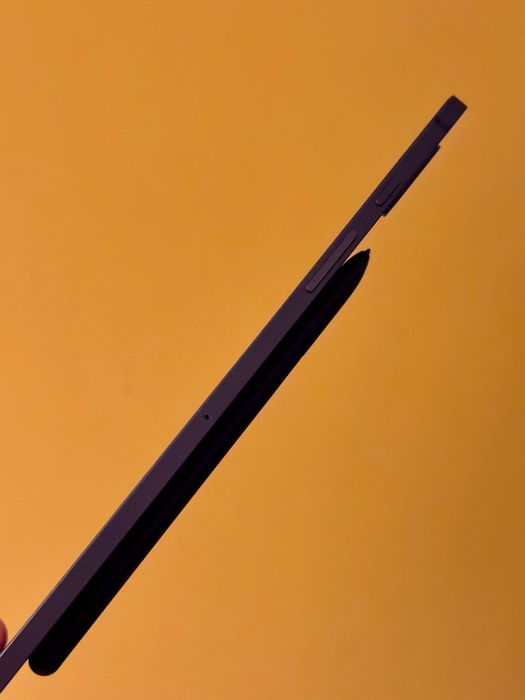 Samsung Galaxy Tab S8 Plus - в отлично състояние плюс аксесоарии