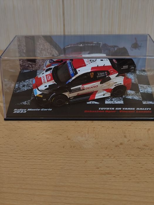 Macheta 1:43 Toyota
