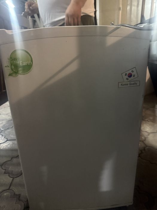 Холодильник маленький белый