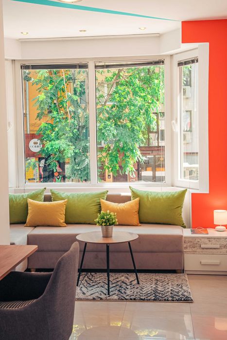 Дава се под наем  в Пловдив, Център -  кв.м за 765 € - Снимка #2