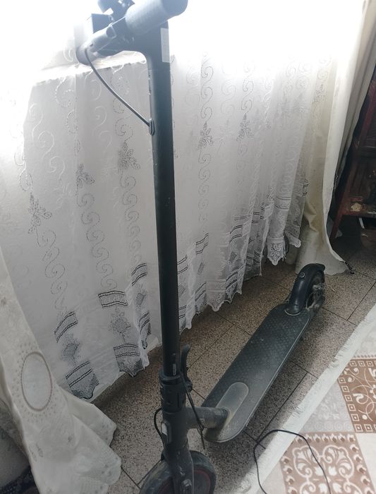 Vând trotinetă electrica