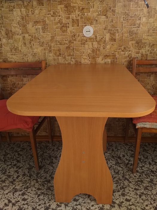 Продам стол кухонный