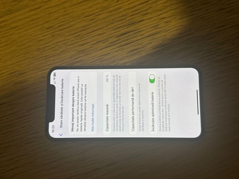 Iphone XS  White  64 gb