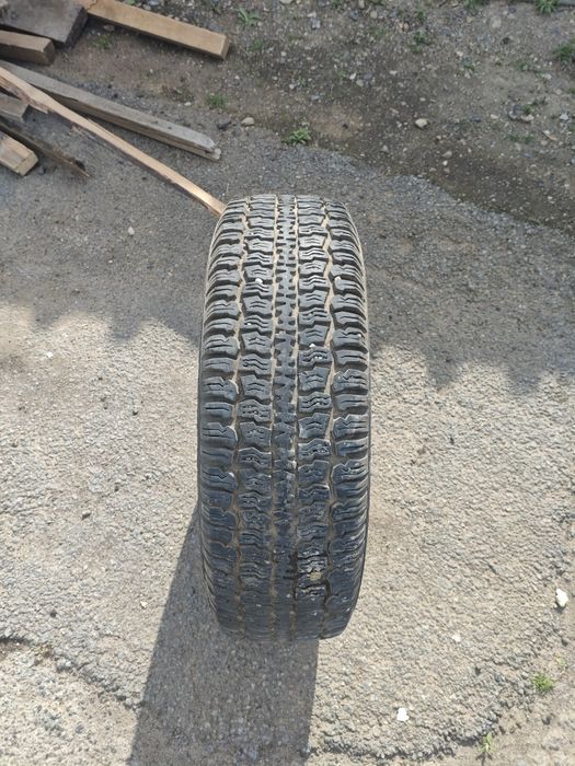Продам шини на ниву