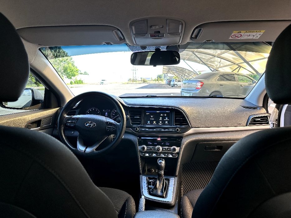 Hyundai Elantra 2020