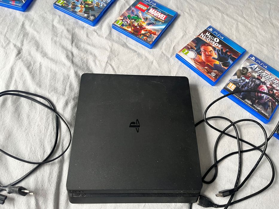 PlayStation 4 slim