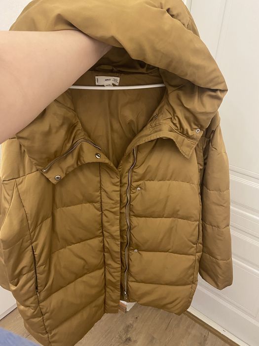 Продам куртку зимнию Mango