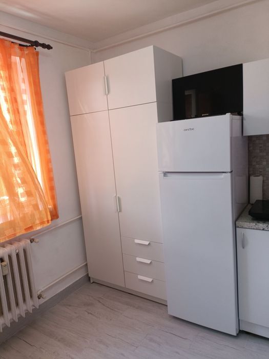 Închiriez garsonieră confort 3