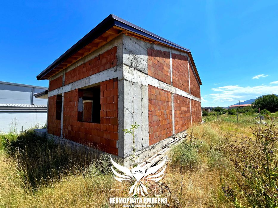 Нова двуетажна къща 294РЗП и двор 365кв.м. в Асеновград кв.Долни Воден