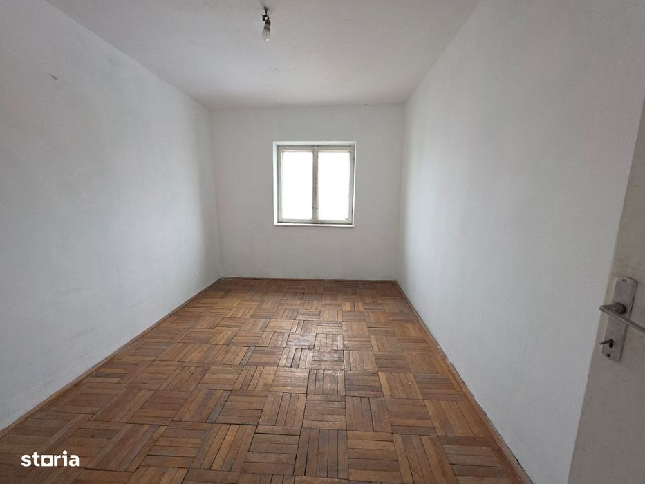 3 camere, str. Aprodul Arbore, etajul 3, decomandat, 78 mp, 2 băi