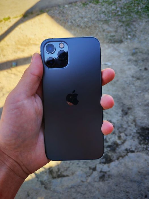 Продам iPhone 12 Pro