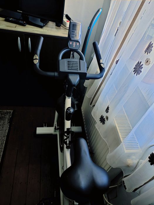 Vând bicicletă interior