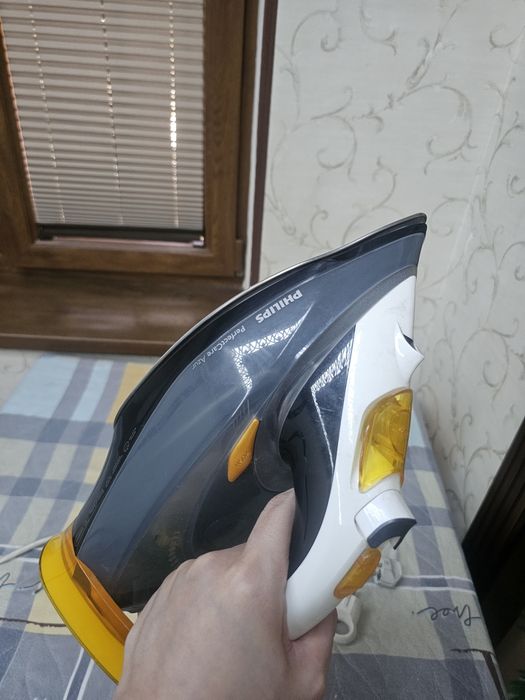 Продаю утюг Philips