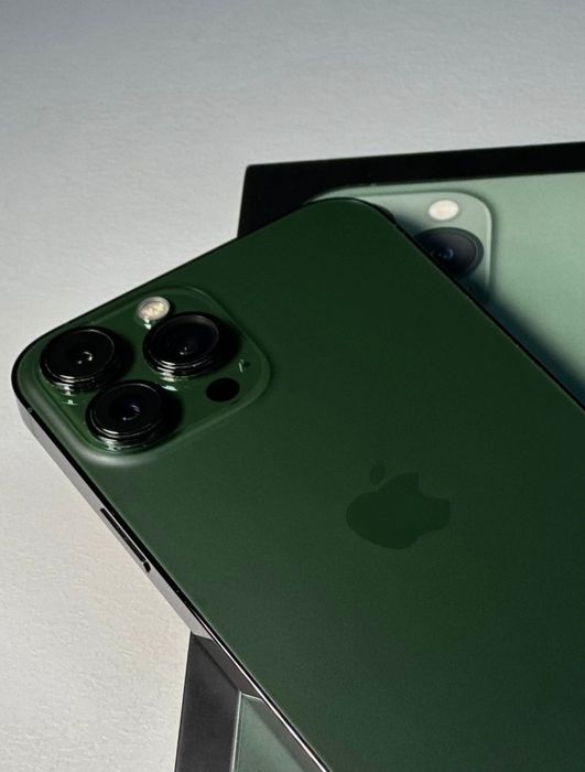 Продам Айфон 13 про макс green.