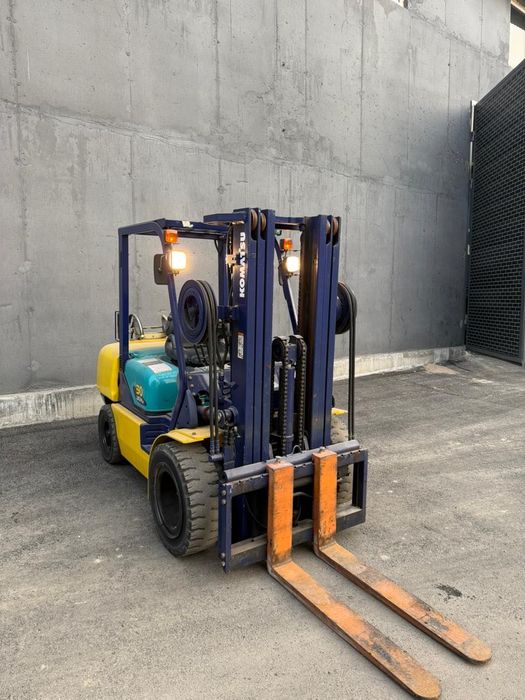 Вилочный Погрузчик Komatsu FG30HT