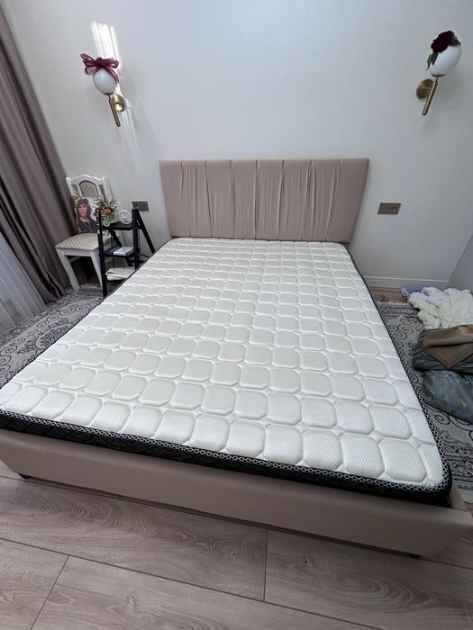 Продам кровать с матрасом новые