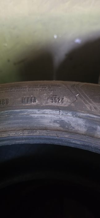245/45/18 Goodyear зимни