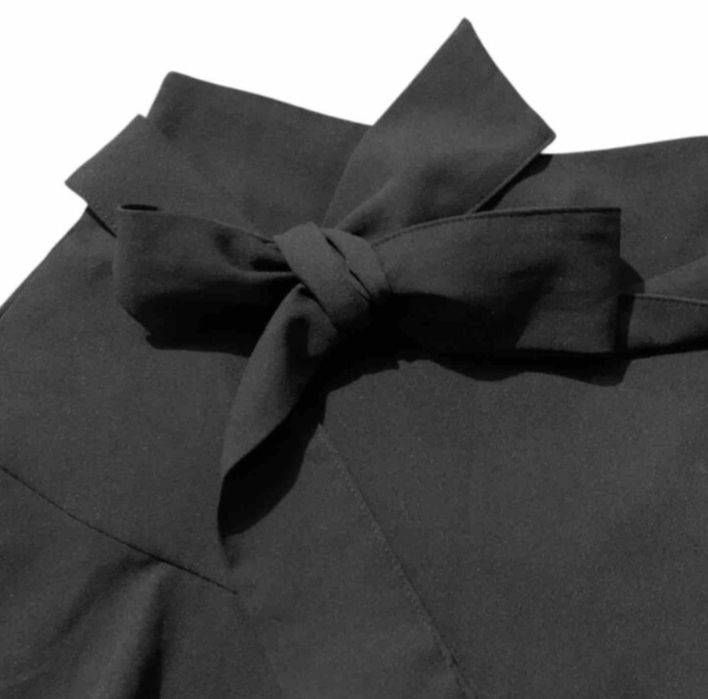 Пола панталонки на Zara