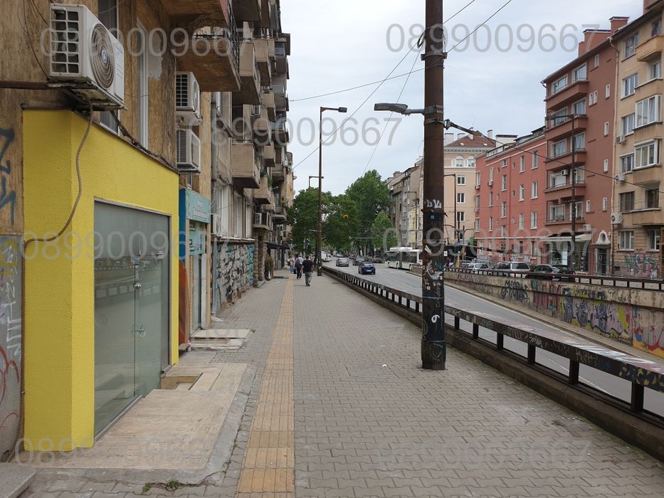 Дава се под наем Магазин в София, Медицинска академия - 12 кв.м за 360 € - Снимка #2