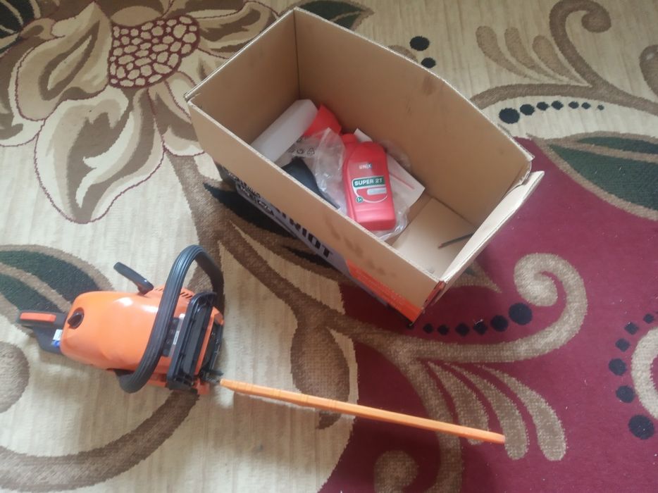 Продам новую бензопилу