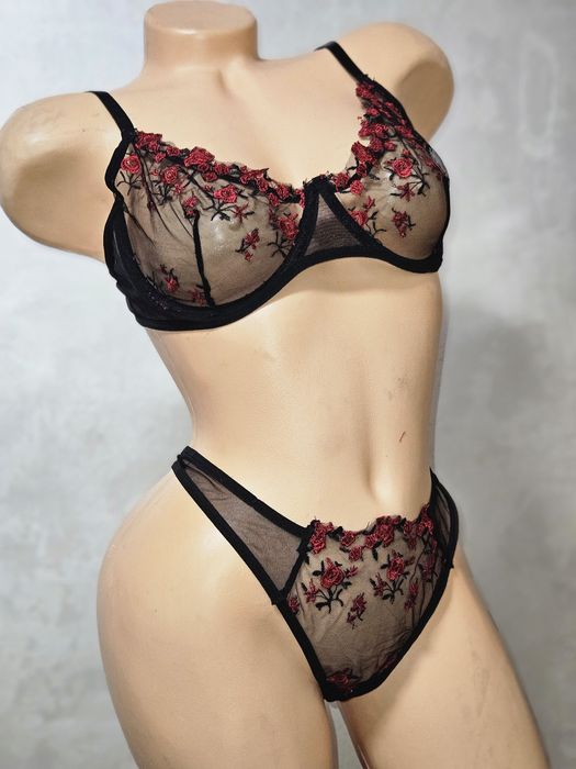 Новый комплект нижнего белья.