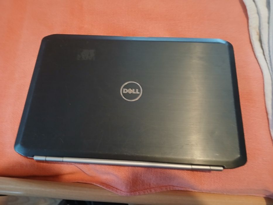 Laptop Dell cu incarcator , camera web , mouse , Cooler,  casca audio