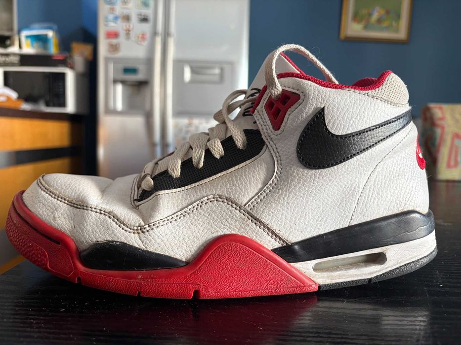 Nike Flight Legacy Red
