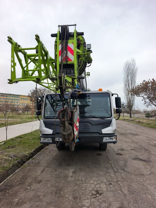 Сотилади автокран Zoomlione ZTC300V