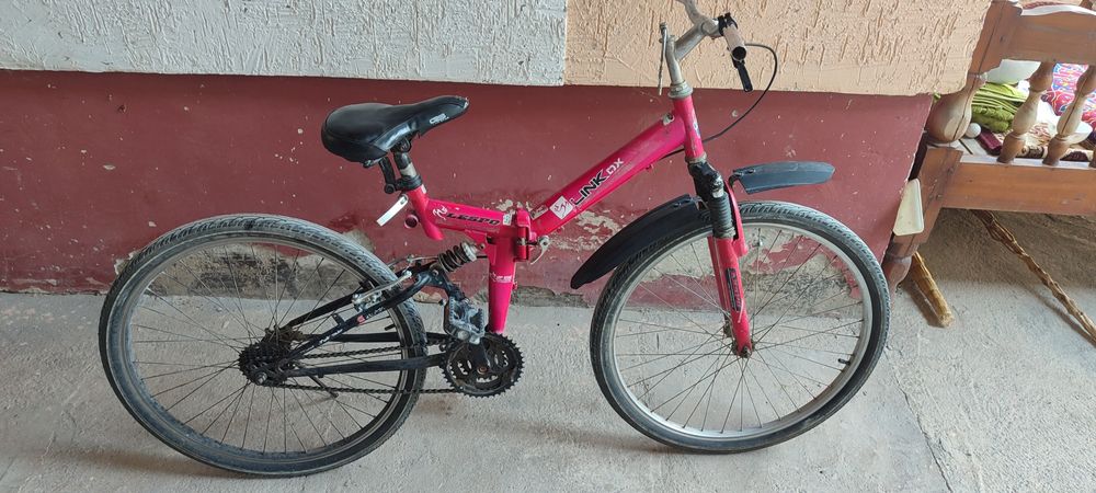 Велосипед крассный скоростной