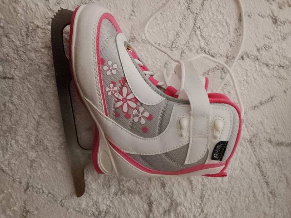 Продам детский коньки