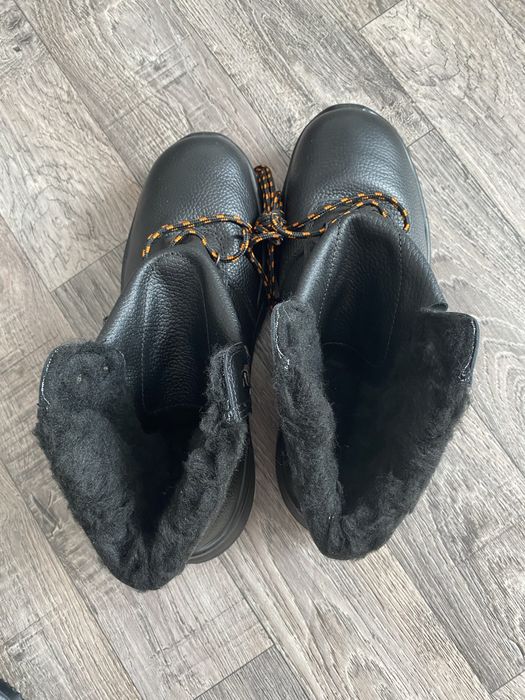 Продам новые  билт батинки утепленные