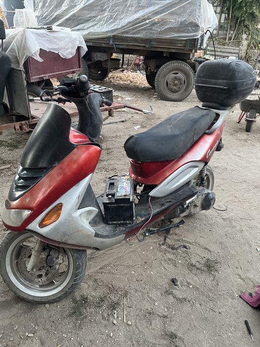 Vand scuter 150cc