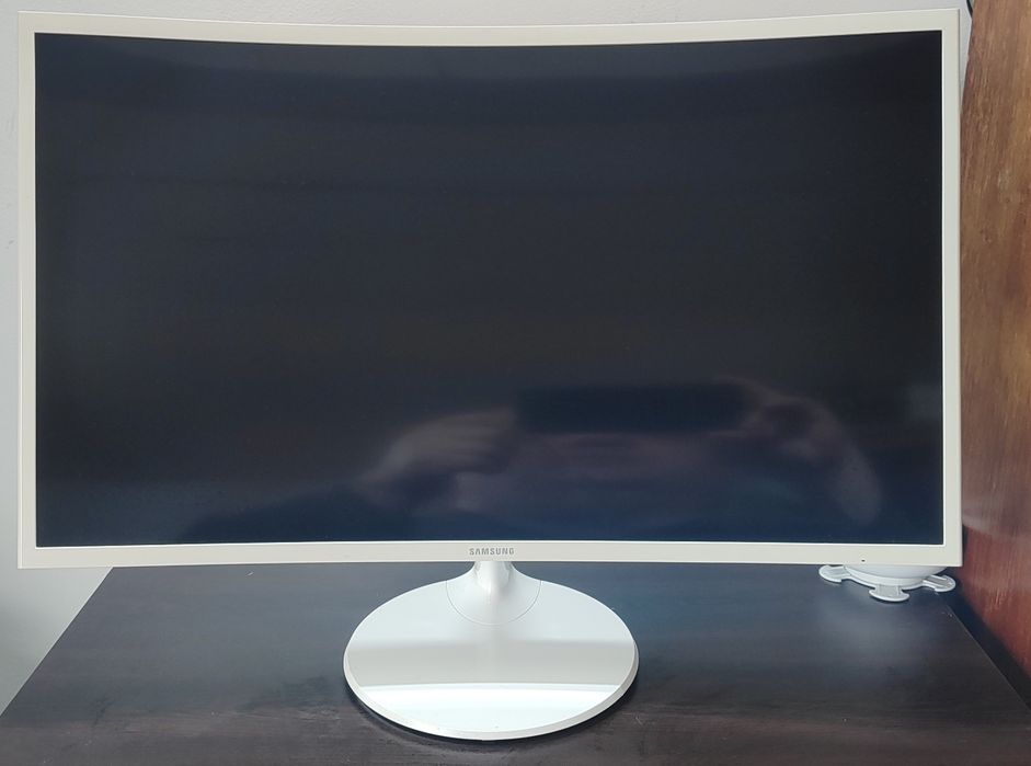 Mini Mac (Mid 2011)+Monitor curbat Samsung+tastatura+mouse