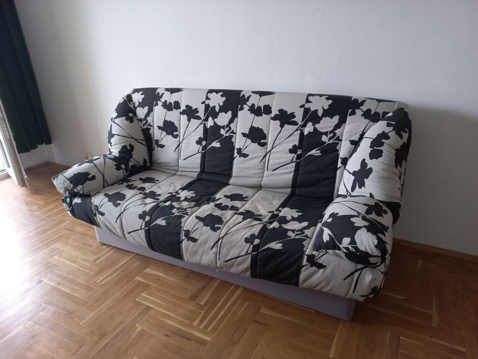 Разтегателен диван